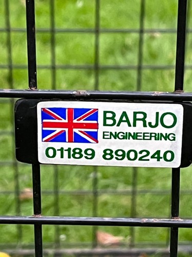 Large barjo engineering dog - barjo,