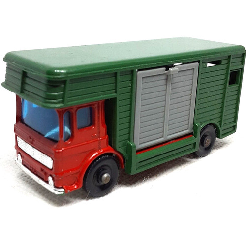 Lesney matchbox horse box - lesney,