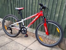 Trek MT220 Mountain Bike 