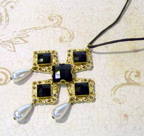 Medieval tudor necklace - medieval,