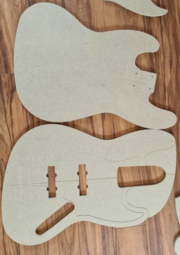 Jazz bass body - , routing