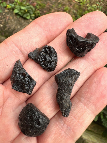 Tektite meteorite rough - x,