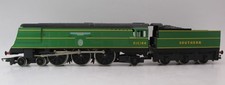 Hornby R374 OO Gauge SR Green Battle of Britain Class 21C166 "Spitfire"