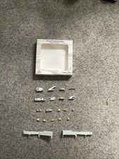JC Wings 1:400 Airport Accessories Pack of 20 Parts 