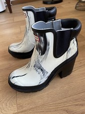 HUNTER BLACK  WHITE HIGH HEEL