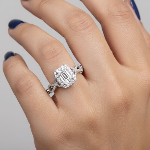 Side stone engagement - stone, 18k