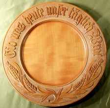 VINTAGE WOOD BREAD BOARD GIVES