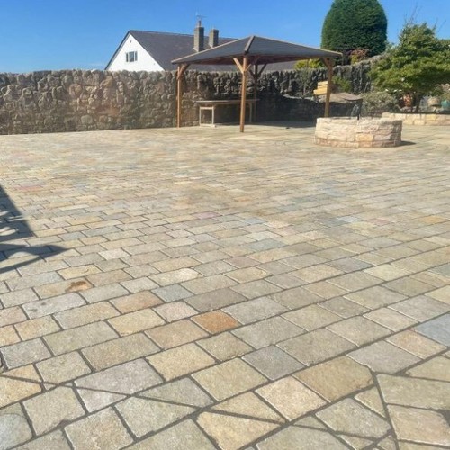 Yellow limestone cobble setts - cobble,