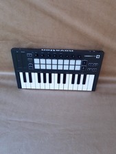 Novation Launchkey Mini MK3 25