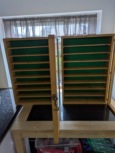 Display cabinet h63 w42 - display,