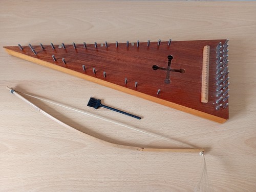 Bowed psaltery celtic - bowed,