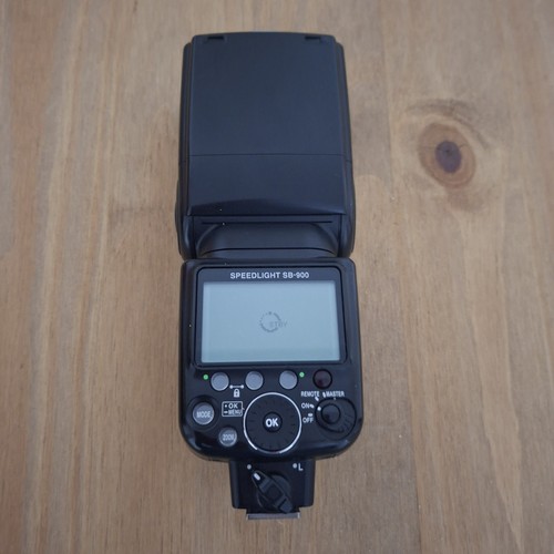 Nikon 900 speedlite - nikon,