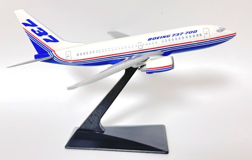Boeing 737 700 - boeing, house
