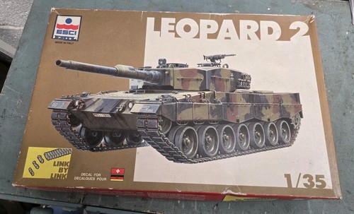 Leopard tank plastic - leopard, 2