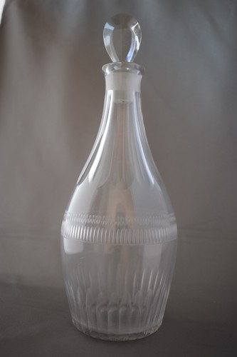 Georgan club shaped decanter - a, club-shaped