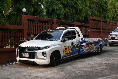 Truck photo 12x8 mitsubishi - truck,