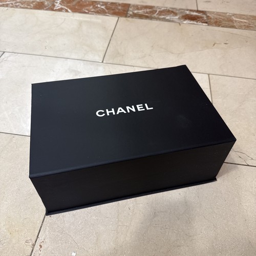 Chanel empty box medium - chanel,