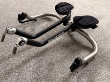 Syntace Aero Bars, Shimano Ultegra Shifters, Bontrager Stem and Base Bar