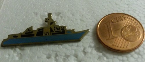 Pin badge boat star - pin's,