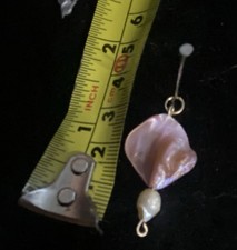 9ct Gold Pendant With pink Baroque Type Pearl & White Freshwater Pearl 3cm