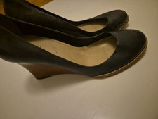 Faith Womens GREEN Leather Wedge Court Shoes Size UK 6 EU 39  2006 Stacked Heel