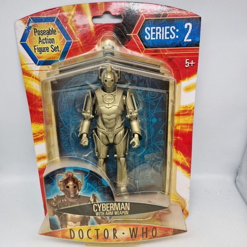 Cyberman with arm weapon - with,