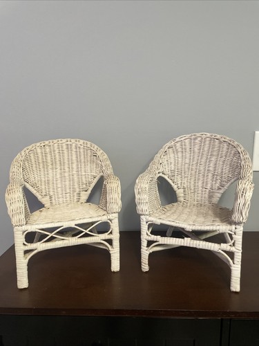 White wicker chairs for dolls - white,