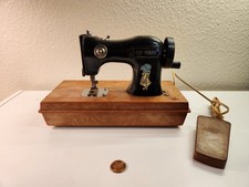 VINTAGE SEWING MACHINE TOY HOLLY HOBBY SEW. Step On Pedal For Light. Working
