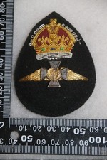 BRITISH RAF ROYAL AIR FORCE CHAPLAIN CAP BADGE OFFICER'S KING'S CROWN
