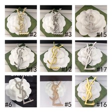 Exquisite Pin Letter Brooch Jewelry Suit Accessories Ornaments New Fashion