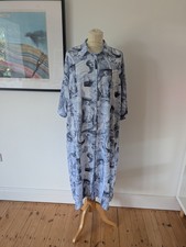MONKI Blue Statue Graphic
