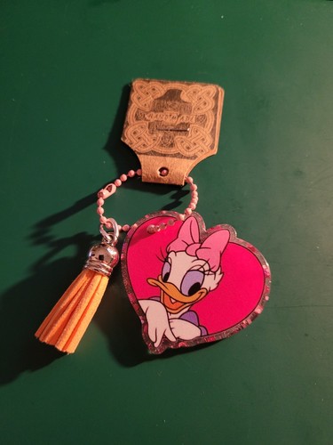 Daisy duck keyring - daisy,