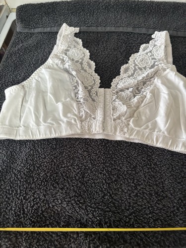 Front fastening 38d white - front, m&s