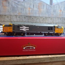 OO Gauge Bachmann Class 37