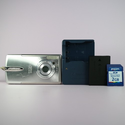 Canon digital camera ixus - digital,