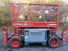 2015 Skyjack 6826 Scissor Lift Access Platform cherry picker diesel 4X4