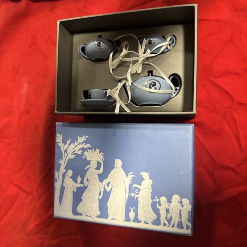 Wedgwood cameo blue - blue, hanging