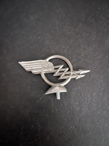 Arrows winged wheel hood - arrows,