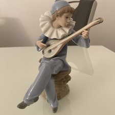 Lovely Rare Nao by Lladro Jester with Mandolin Porcelain Figurine No 1078 C269