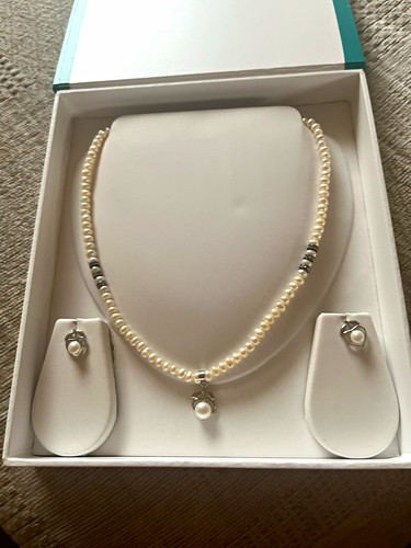 White round freshwater pearl - white,