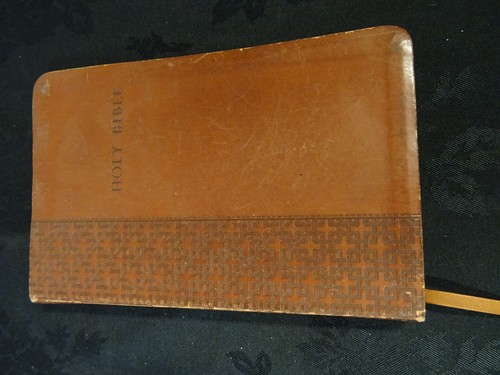 Living bible tyndale - living,
