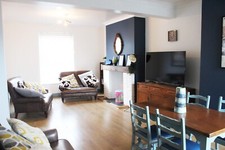 Spacious bedroom holiday - bedroom,