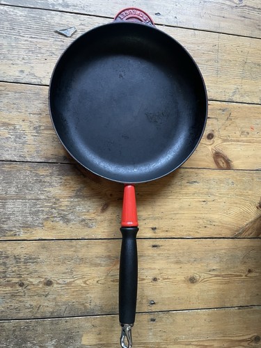 Creuset signature cast iron - signature,