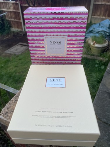 Neom the gift - the,