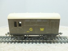 Triang R123 GWR Horse Box Brown 505