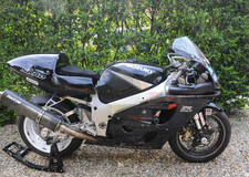 Suzuki GSXR 750 SRAD track