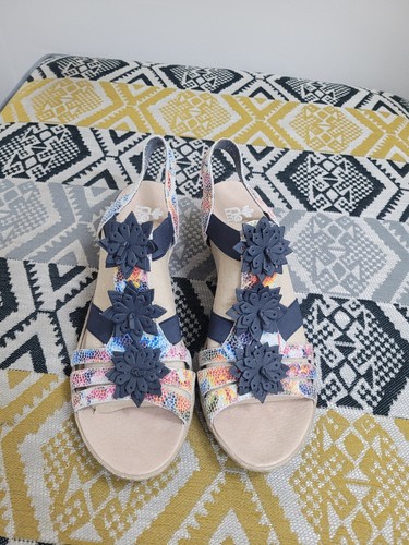 Worn twice reiker navy flower - worn,