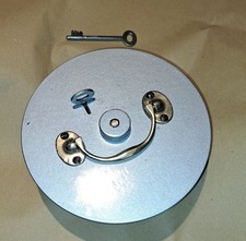 Floor safe locking lid with