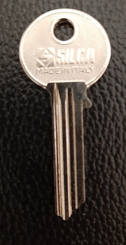 Yale key blank - silver, metal