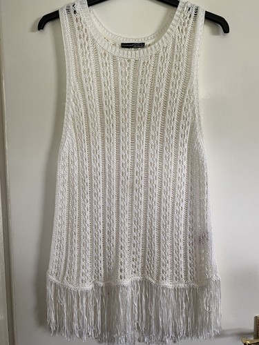 Ladies knitted sleeveless